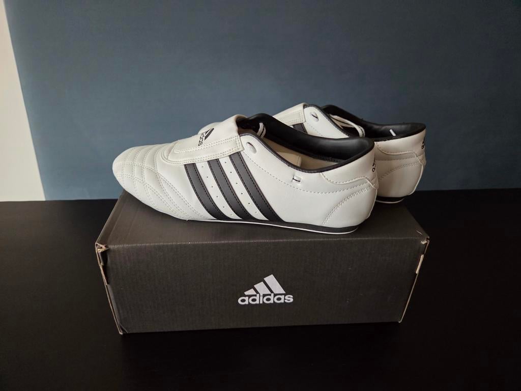 Adidas Taekwon-Do zaalschoenen maat 44, Sport en Fitness, Vechtsporten en Zelfverdediging, Overige, Maat XS of kleiner, Ophalen of Verzenden