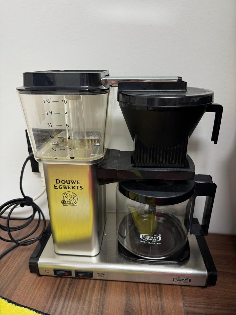 Moccamaster Koffiezetapparaat - Douwe Egberts Editie, Gebruikt, 10 kopjes of meer, Koffiemachine, Gemalen koffie