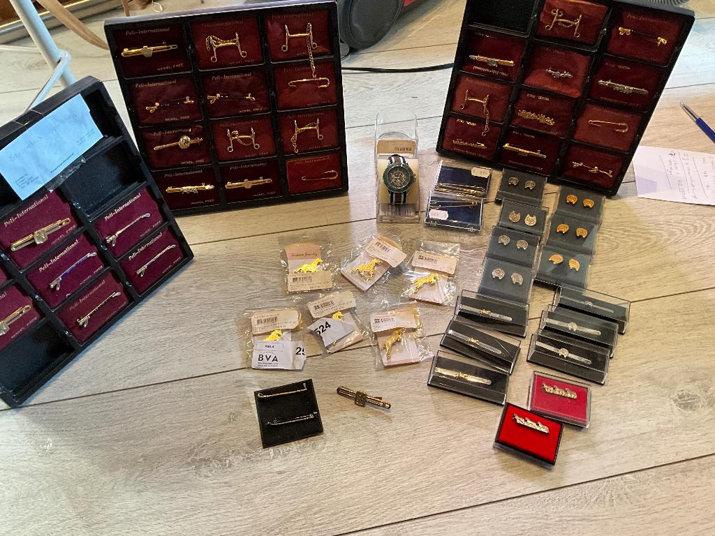 Verschillende dasspelden klemmen met paarden details, Nieuw, Ophalen of Verzenden, Emmen, Erschillende dasspelden klemmen met paarden details