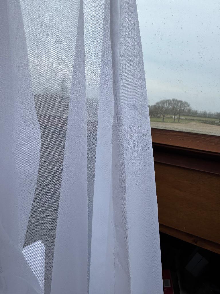 Mooi wit glasgordijn, Huis en Inrichting, Ophalen, 200 cm of meer, Wit, Zo goed als nieuw