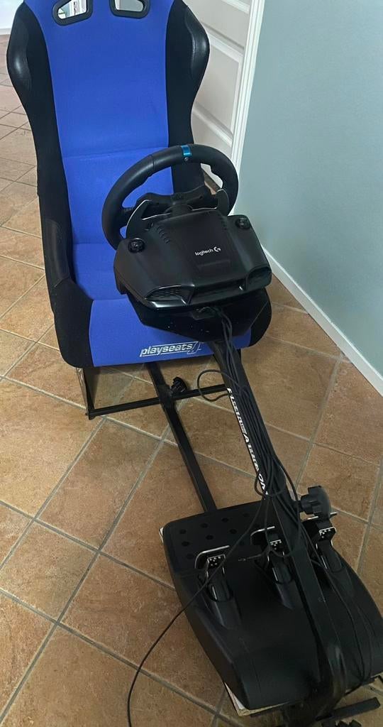 Playseat incl. Logitec stuur en pedalen, Spelcomputers en Games, Spelcomputers | Sony PlayStation Consoles | Accessoires, Ophalen