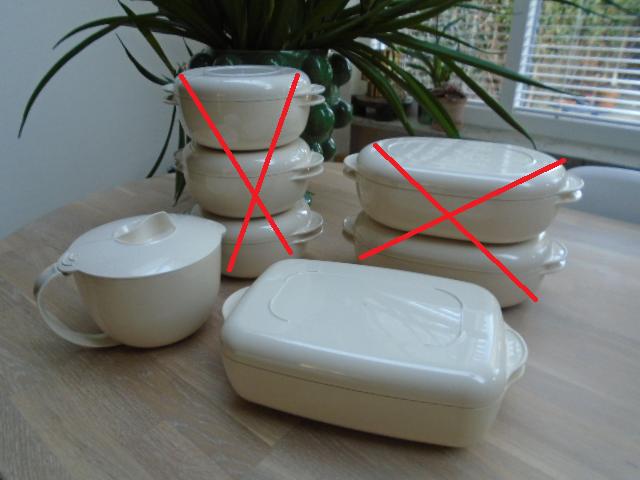 creme tupperware microplus magnetron schaal 1,7 + kan 1 lit, Ophalen of Verzenden, Gebruikt, Crème, Schaal