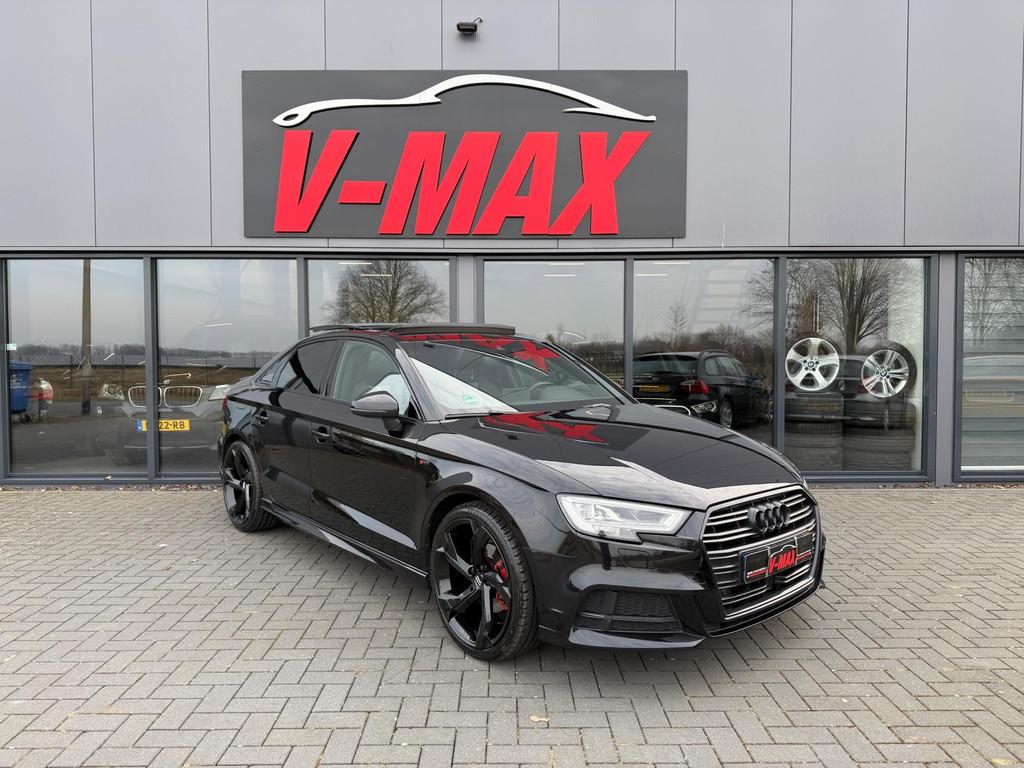 Audi A3 Limousine 1.5 TFSI 3X S-Line Pano ACC LaneAs Carplay, 4 cilinders, 150 pk, Leder en Stof, Zwart