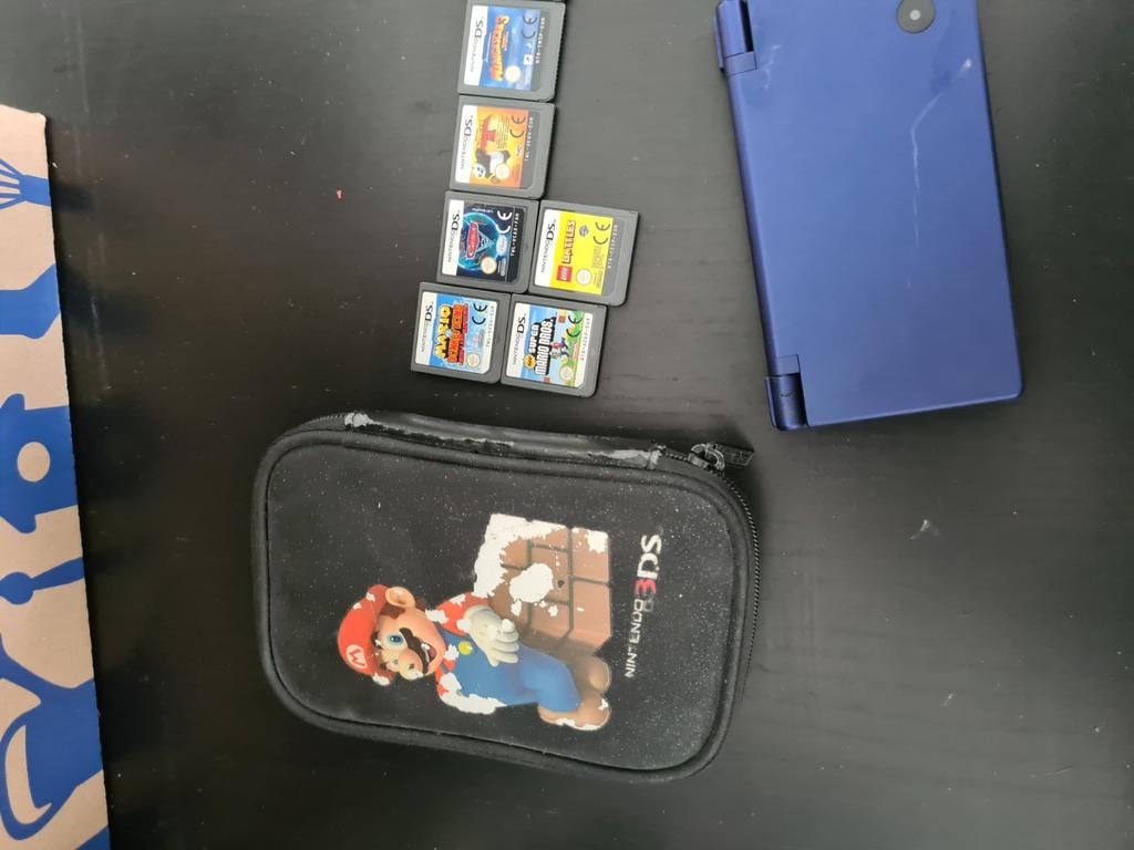 Nintendo DSi met games en hoesje, Gebruikt, Blauw, Ophalen of Verzenden, Met beschermhoes of tas