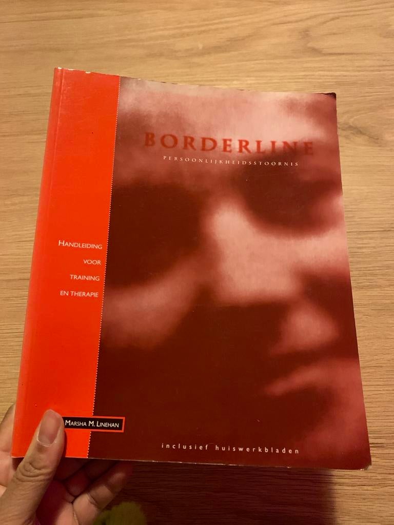 Borderline Persoonlijkheidsstoornis Handleiding, Boeken, Ophalen of Verzenden, Gelezen, Klinische psychologie