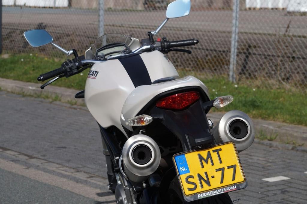 DUCATI MONSTER 696 (bj 2008) 13,729 km Inruil mogelijk - foto 3