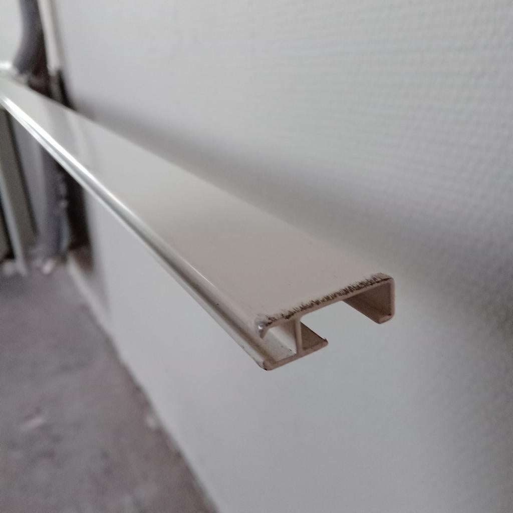 Platte gordijnrail wit aluminium 500cm gordijnrails, Ophalen, Gebruikt, Wit, 200 cm of meer