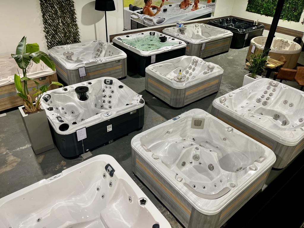 Zaterdag en 2e Paasdag open - Jacuzzi showroom Barneveld ll, Tuin en Terras, Ophalen of Verzenden, Zo goed als nieuw, Overige typen