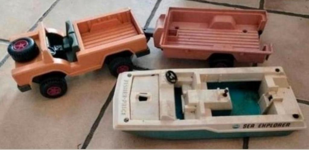 Koopje vintage FISHER PRICE jeep met aanhanger en boot, Antiek en Kunst, Antiek | Speelgoed, Ophalen of Verzenden