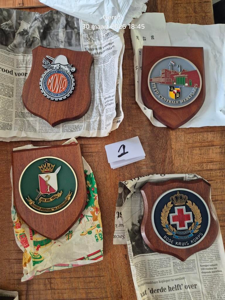 Militaire schildjes, Verzamelen, Militaria | Algemeen, Ophalen of Verzenden, Landmacht, Nederland, Embleem of Badge