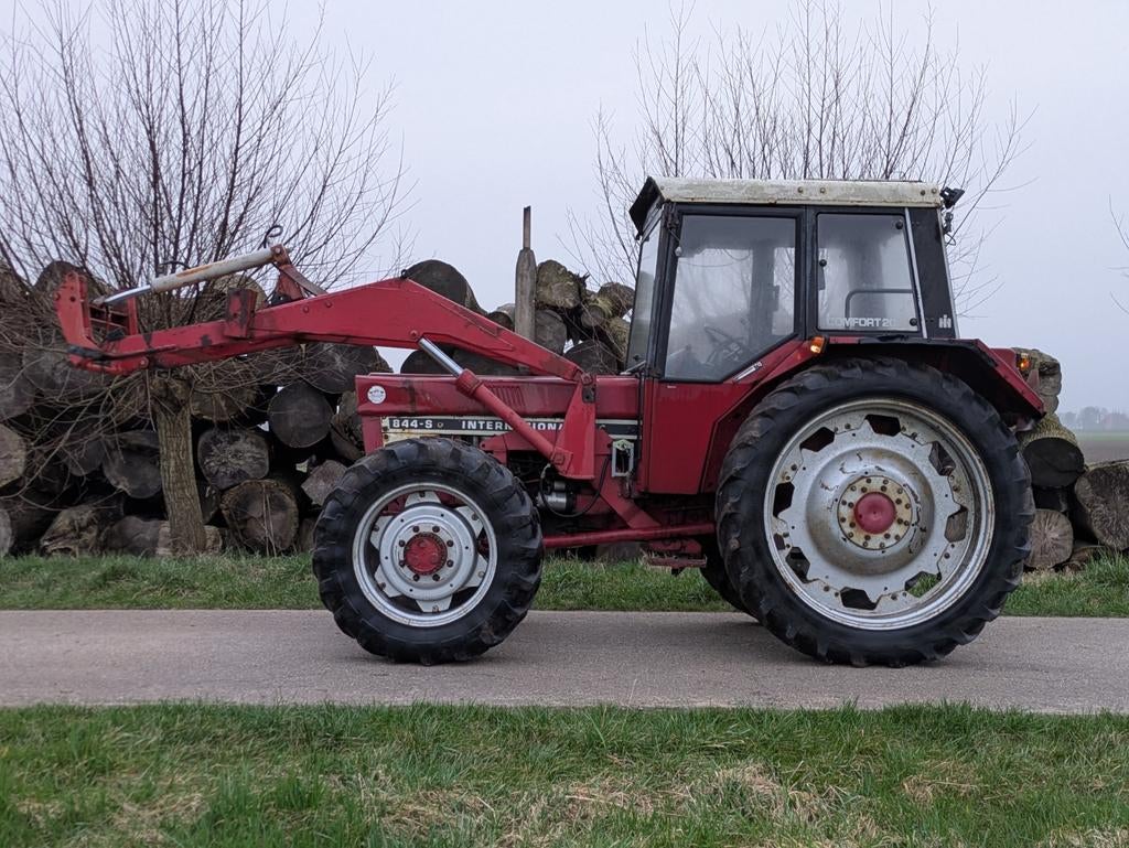 International IHC 844-S, Zakelijke goederen, Ophalen, Onbekend, Onbekend, Onbekend