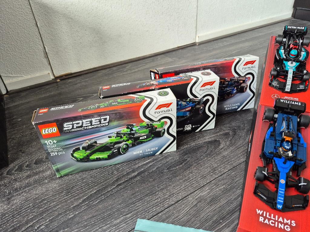 Complete Set LEGO Speed Champions F1 + Collectors Display!, Kinderen en Baby's, Speelgoed | Duplo en Lego, Ophalen of Verzenden