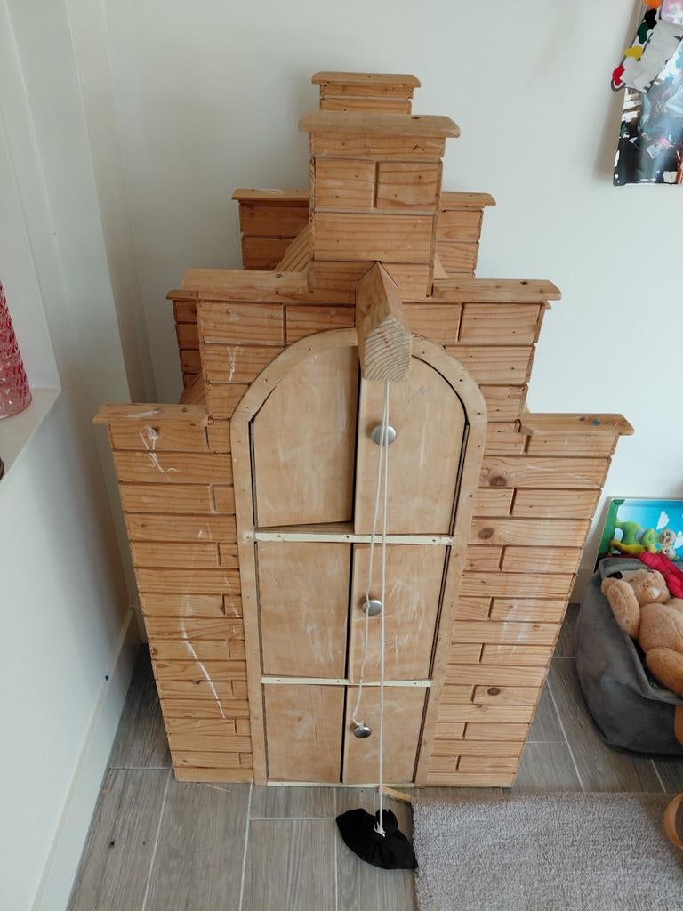 Houten grachtenpand speelhuisje/kast, Ophalen, Gebruikt