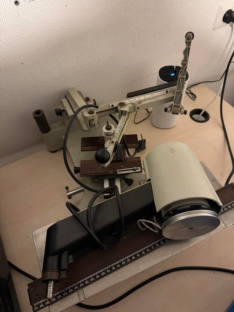 Gravograph graveermachine + uitgebreide letterset, Ophalen of Verzenden, Gebruikt