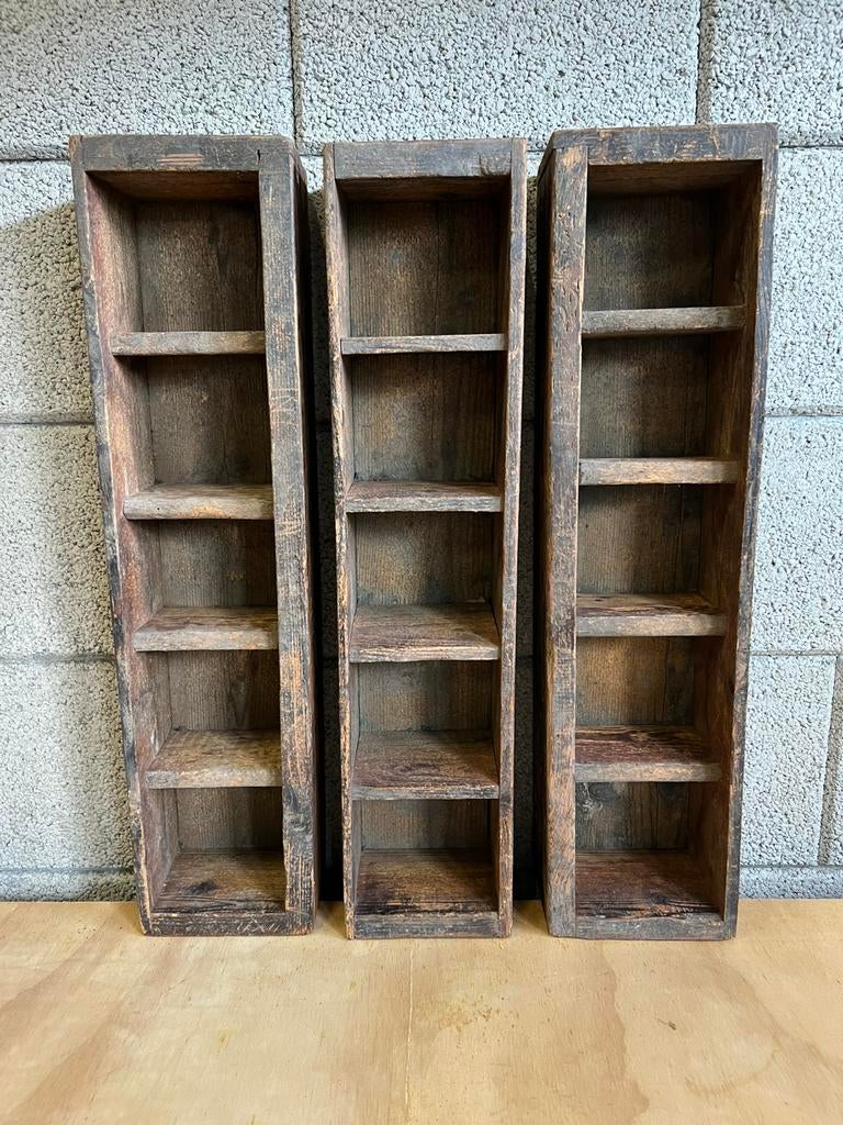 3 Uniek Antieke Houten 5-vaks Vakjeskast WC Keuken Badkamer, Antiek en Kunst, Antiek | Woonaccessoires, Ophalen of Verzenden