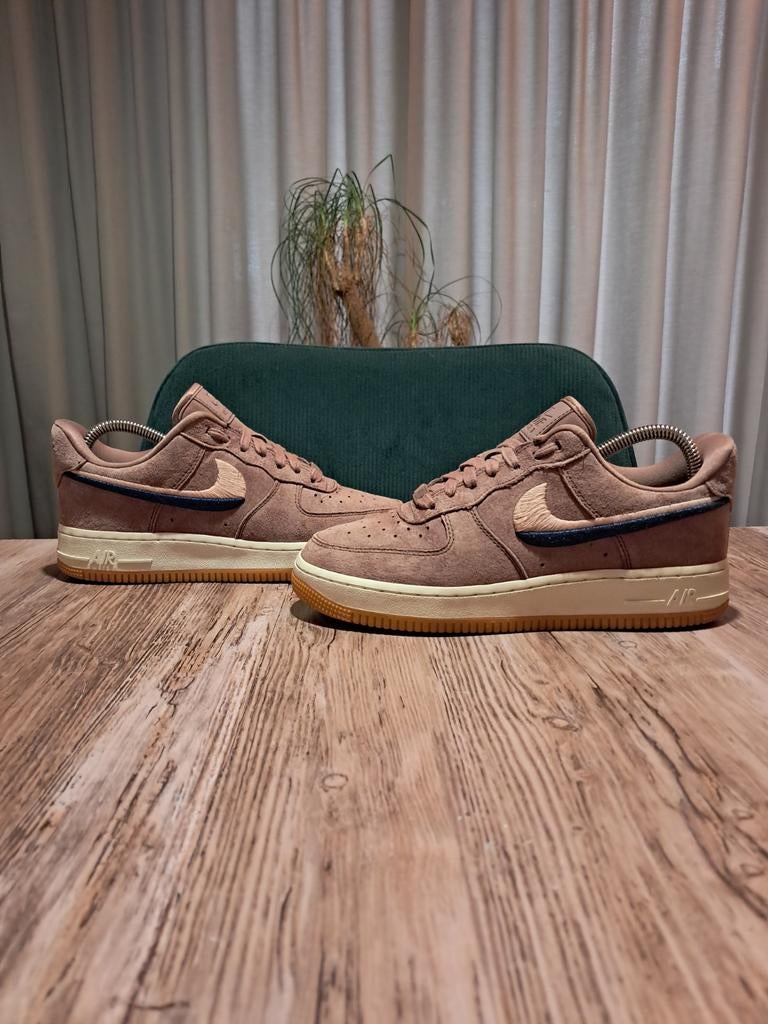 Nike Air Force 1 LUX 'Smokey Mauve' Size 38, Bruin, Nike, Ophalen of Verzenden, Sneakers of Gympen