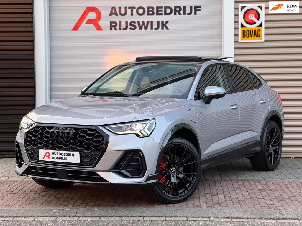 Audi Q3 Sportback 45 TFSI e S Edition Pano/Sfeer/360/Matrix, 12 maanden, Gebruikt, Euro 6, Leder en Stof