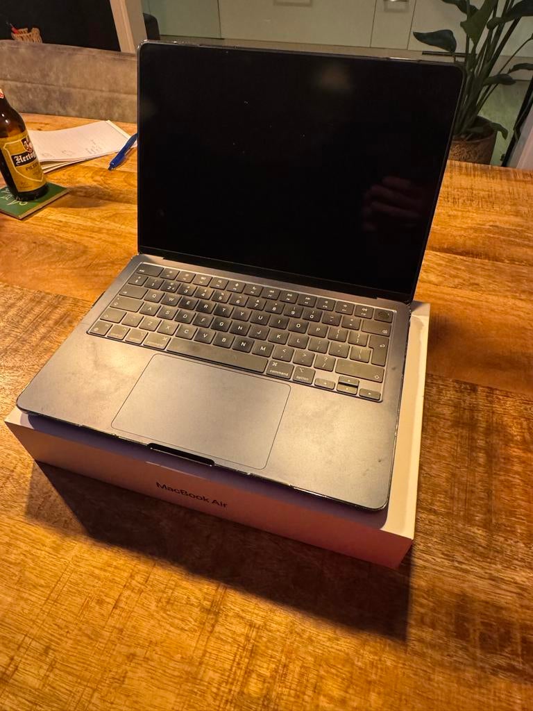 MacBook Air 2022 met M2 chip, Computers en Software, Apple Macbooks, 256 GB, Qwerty, 8 GB, 13 inch