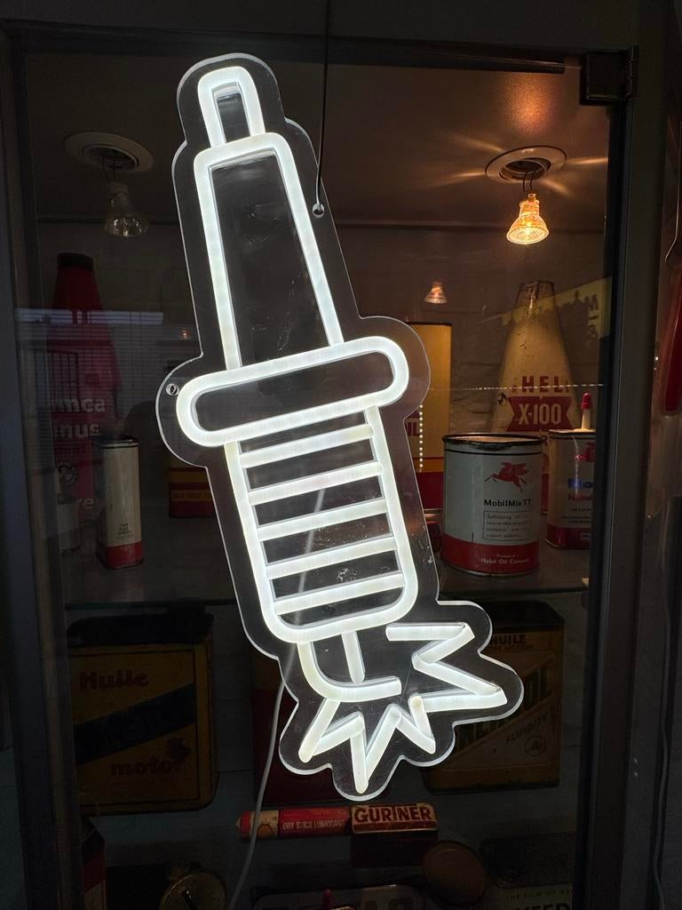 Vintage Neon Reclamebord - Bougie Design, Verzamelen, Merken en Reclamevoorwerpen, ., Lichtbak of (neon) lamp, Ophalen of Verzenden