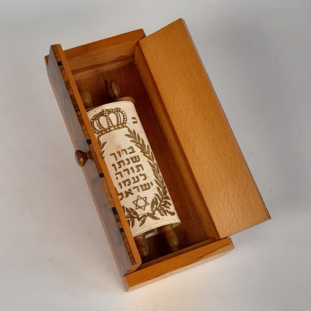 Vintage miniatuur Torah scroll in houten doosje - judaica, Antiek en Kunst, Ophalen of Verzenden