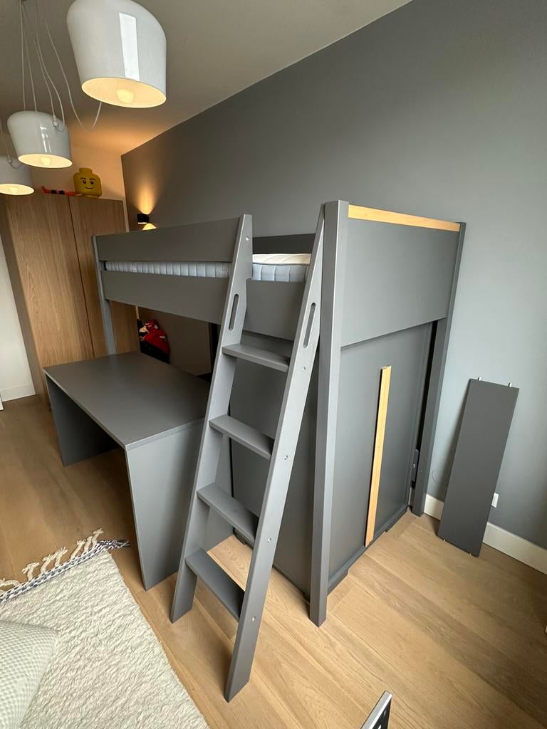 Hoogslaper + bureau + kast Vipack London (twv €1500), Kinderen en Baby's, Kinderkamer | Stapelbedden en Hoogslapers, Zo goed als nieuw