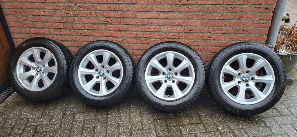 Nette Bmw velgen met winterbanden, Auto-onderdelen, Banden en Velgen, Gebruikt, Velg(en), 16 inch, Personenwagen