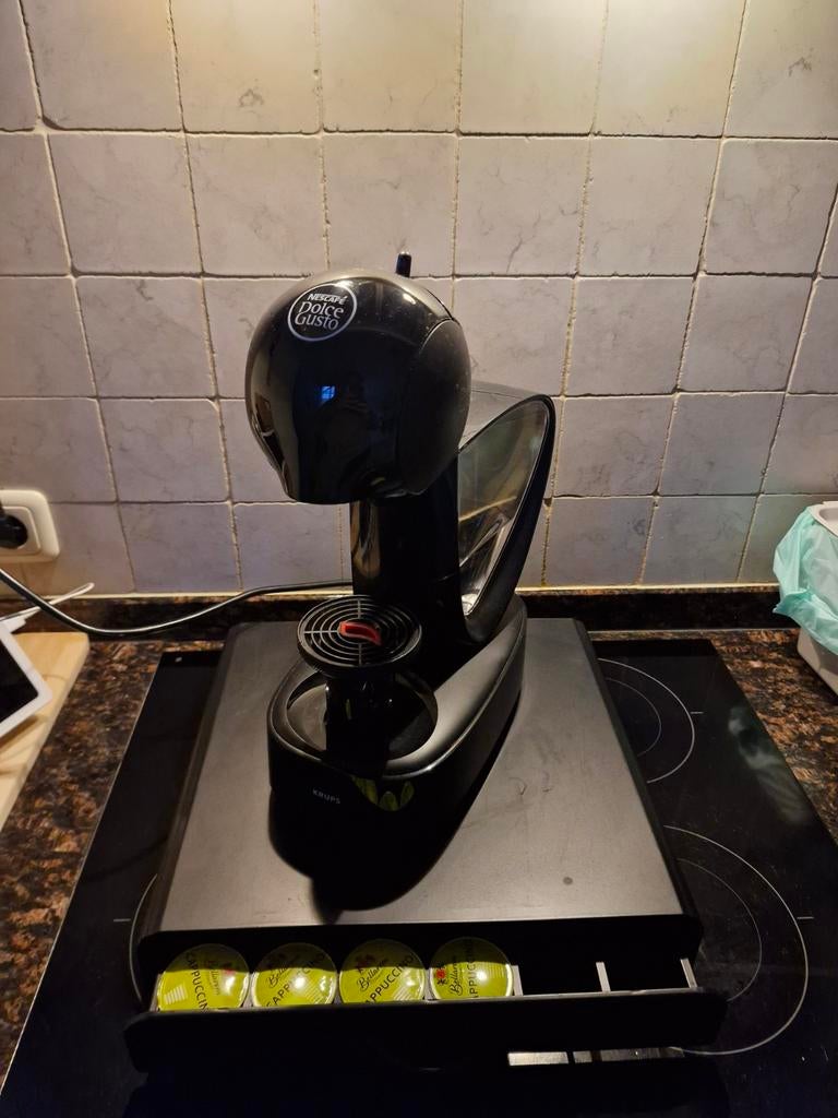 Dolce Gusto Infinissima Koffiemachine + Cuplade, Witgoed en Apparatuur, Koffiezetapparaten, Ophalen, Gebruikt, Koffiemachine, 1 kopje