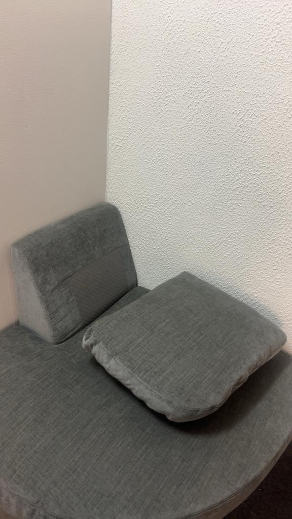 Amper gebruikt bankje in goede staat, Ophalen, Eenpersoons, Minder dan 75 cm, Zo goed als nieuw