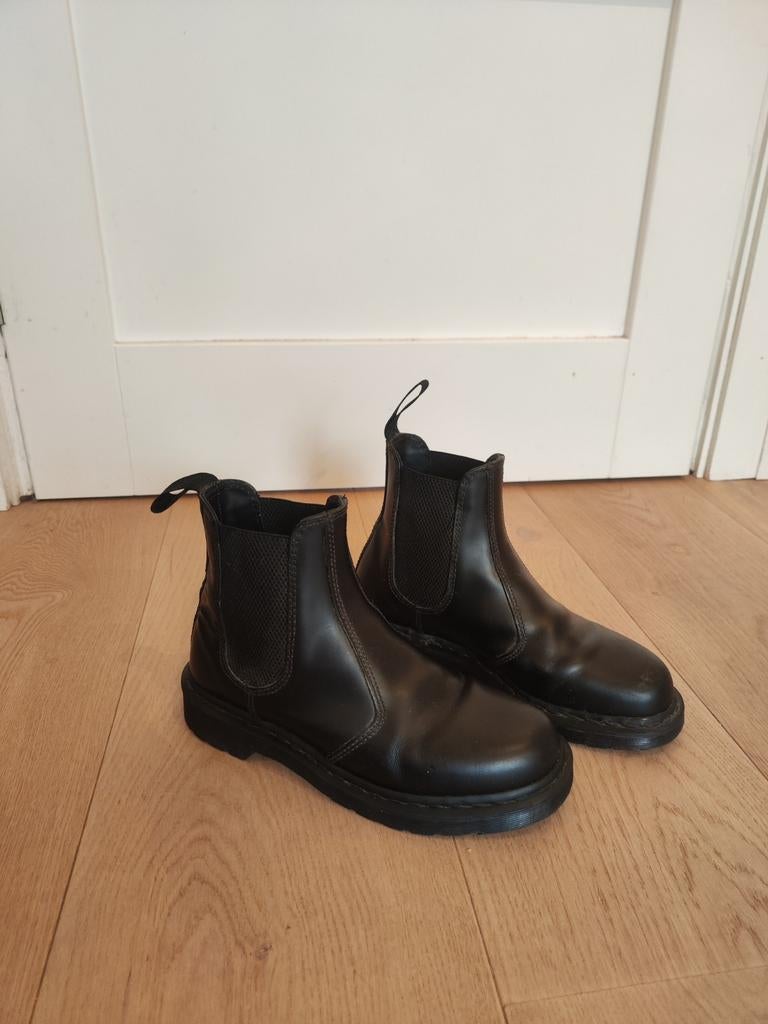 Dr. Martens 2976 Mono Chelsea Boots - Maat 39, Kleding | Dames, Schoenen, Zwart, Lage of Enkellaarzen, Ophalen of Verzenden, Zo goed als nieuw