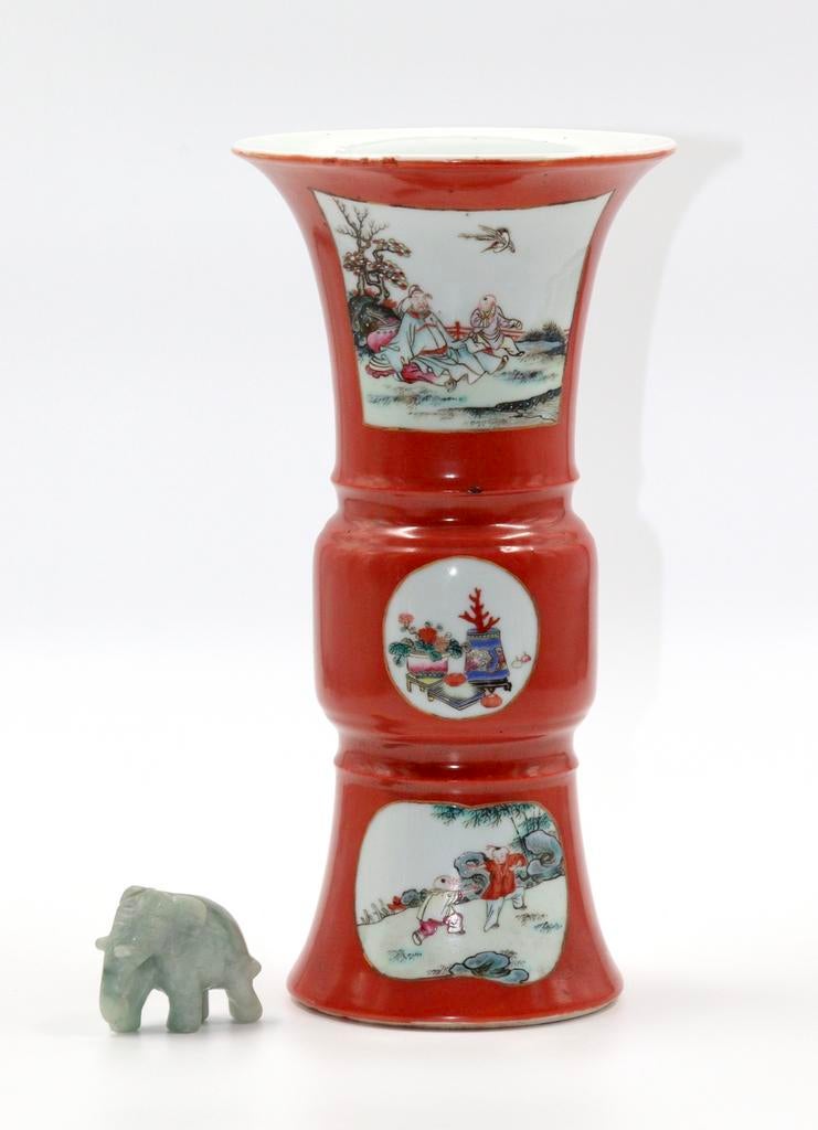 Chinees porselein | Koraal vaas 19e eeuw 23 cm, Antiek en Kunst, Kunst | Niet-Westerse kunst, Ophalen of Verzenden