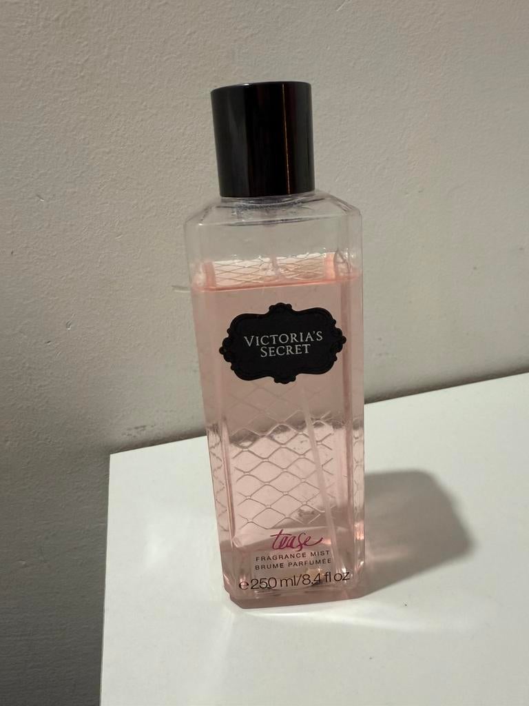 Victoria's Secret Tease Fragrance Mist 250ml, Ophalen of Verzenden, Zo goed als nieuw