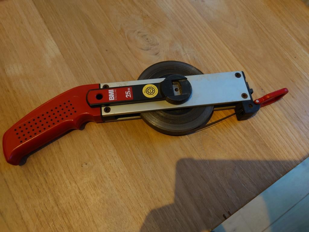 BMI Ergoline stalen landmeter / meetlint, 25 meter., Doe-het-zelf en Verbouw, Meetapparatuur, Gebruikt, Afstand, Ophalen of Verzenden