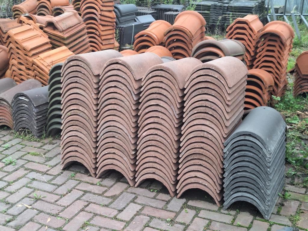 nokvorsten, nokpannen, vorstpannen, gevelpannen, Ophalen, Steen of Klei, Minder dan 5 m², Dakpannen