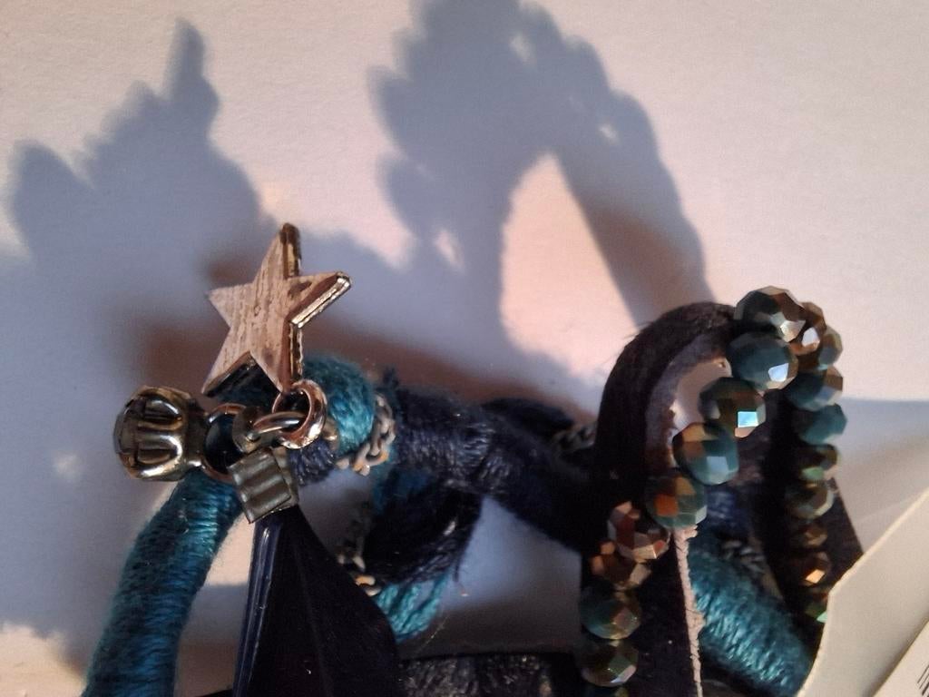 Nieuwe armband met bedels, Sieraden, Tassen en Uiterlijk, Overige materialen, Overige kleuren, Nieuw, Ophalen of Verzenden