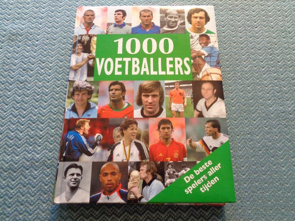 1000 voetballers - De beste spelers aller tijden, Ophalen of Verzenden, Zo goed als nieuw, Balsport