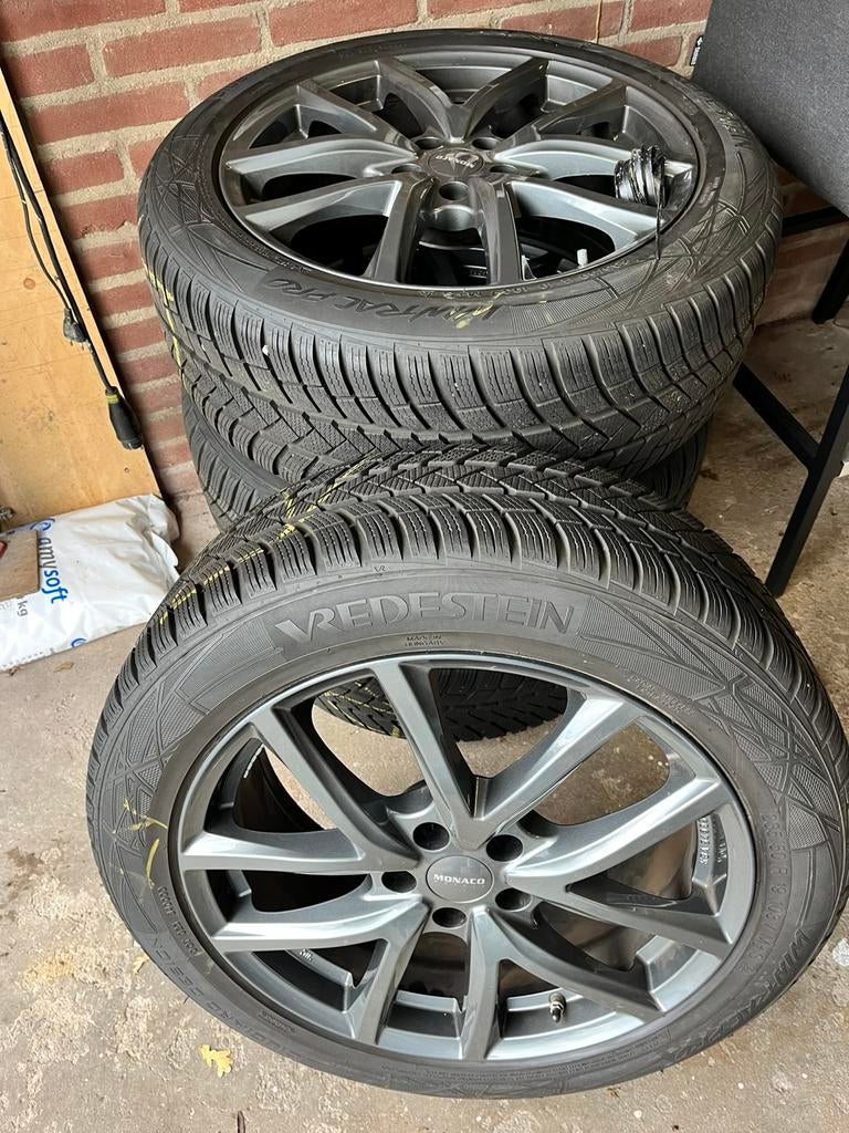 Winterbanden Set 19 inch - Passen op meerdere merken., Auto-onderdelen, Banden en Velgen, Gebruikt, Banden en Velgen, Winterbanden