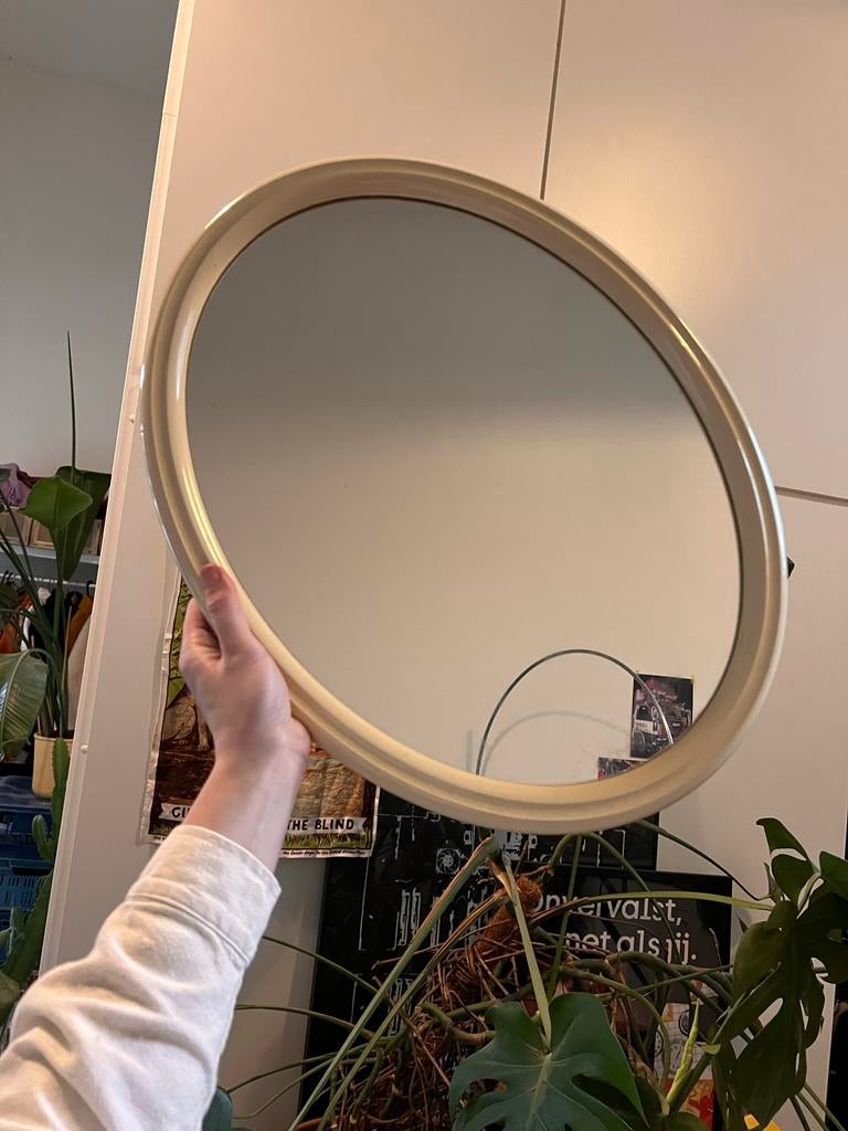 Ovale spiegel Tiger Plastics, Huis en Inrichting, Minder dan 50 cm, Ophalen of Verzenden, Zo goed als nieuw, Minder dan 100 cm