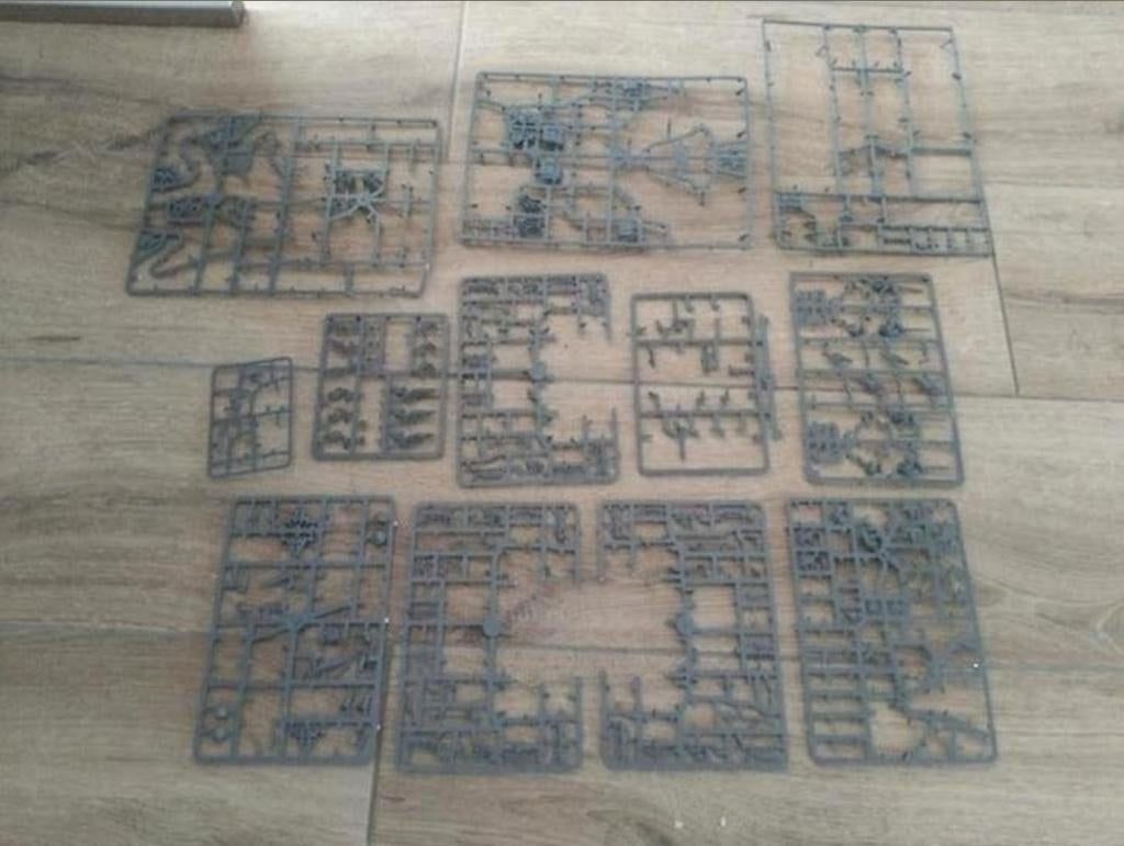 Partij warhammer bits on sprue zie foto's

Prijs 10, Hobby en Vrije tijd, Wargaming, Ophalen of Verzenden, Zo goed als nieuw, Warhammer