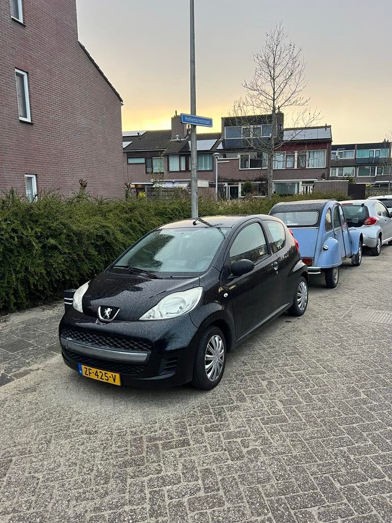 Peugeot 107 1.0 12V 3DR 2010 Zwart, Voorwielaandrijving, 4 stoelen, Bedrijf, Handgeschakeld
