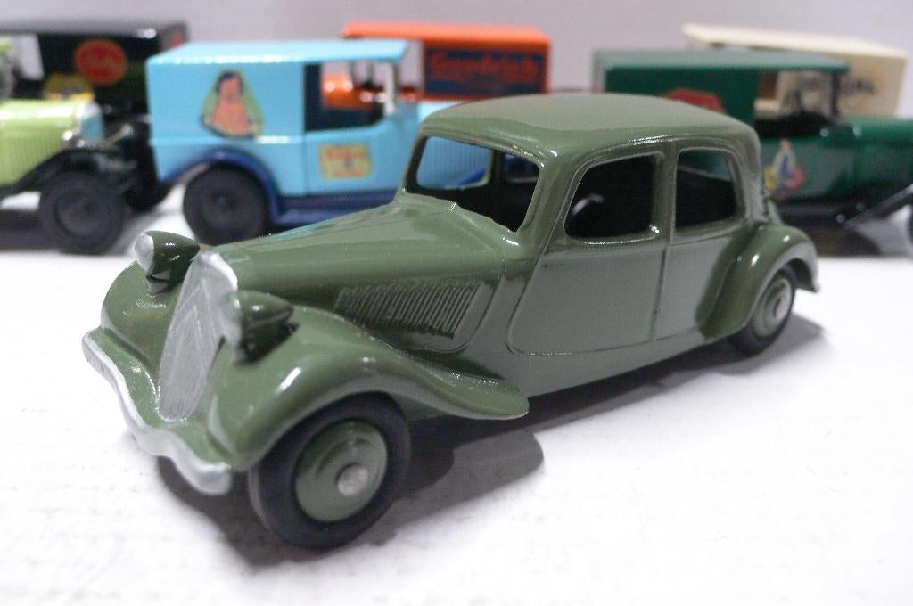 citroen 11bl - dinky toys france - gerestaureerd- 1/43, Verzenden, Gebruikt, Auto, Dinky Toys