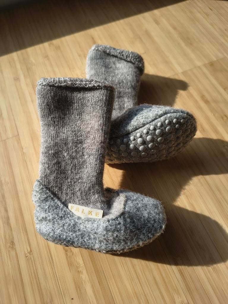 Falke Baby Cosyshoe - Warme en comfortabele slofjes, Kinderen en Baby's, Slofjes, Falke, Zo goed als nieuw, Verzenden