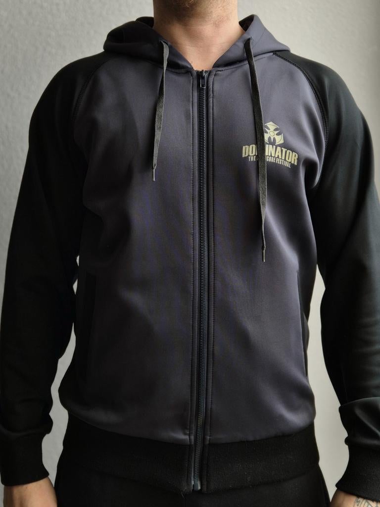 Dominator Hardcore Gabber Festival jasje, Ophalen of Verzenden, Zo goed als nieuw, Maat 48/50 (M), Grijs