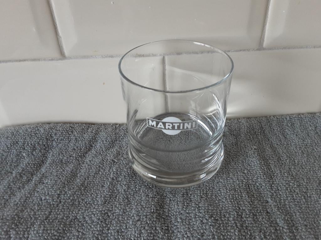 MARTINI glas met witte logo (klein), Ophalen of Verzenden, Zo goed als nieuw, Borrel- of Shotglas