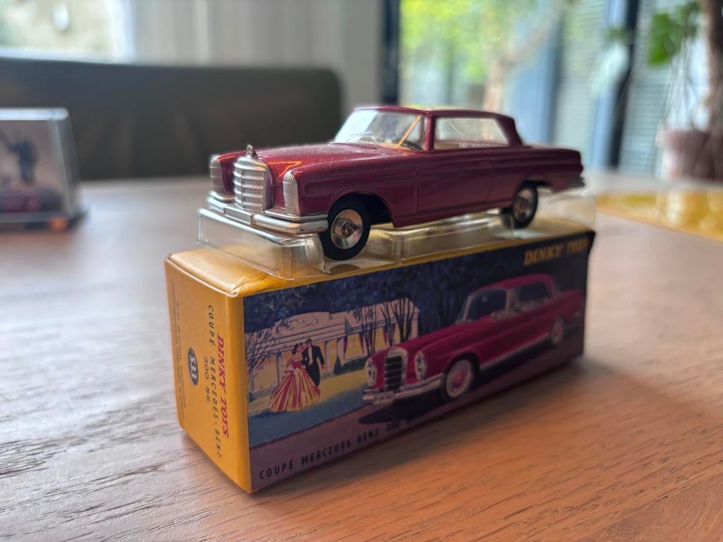 Dinky Toys coupe Mercedes Benz 300 SE, Ophalen of Verzenden, Gebruikt, Auto, Overige merken