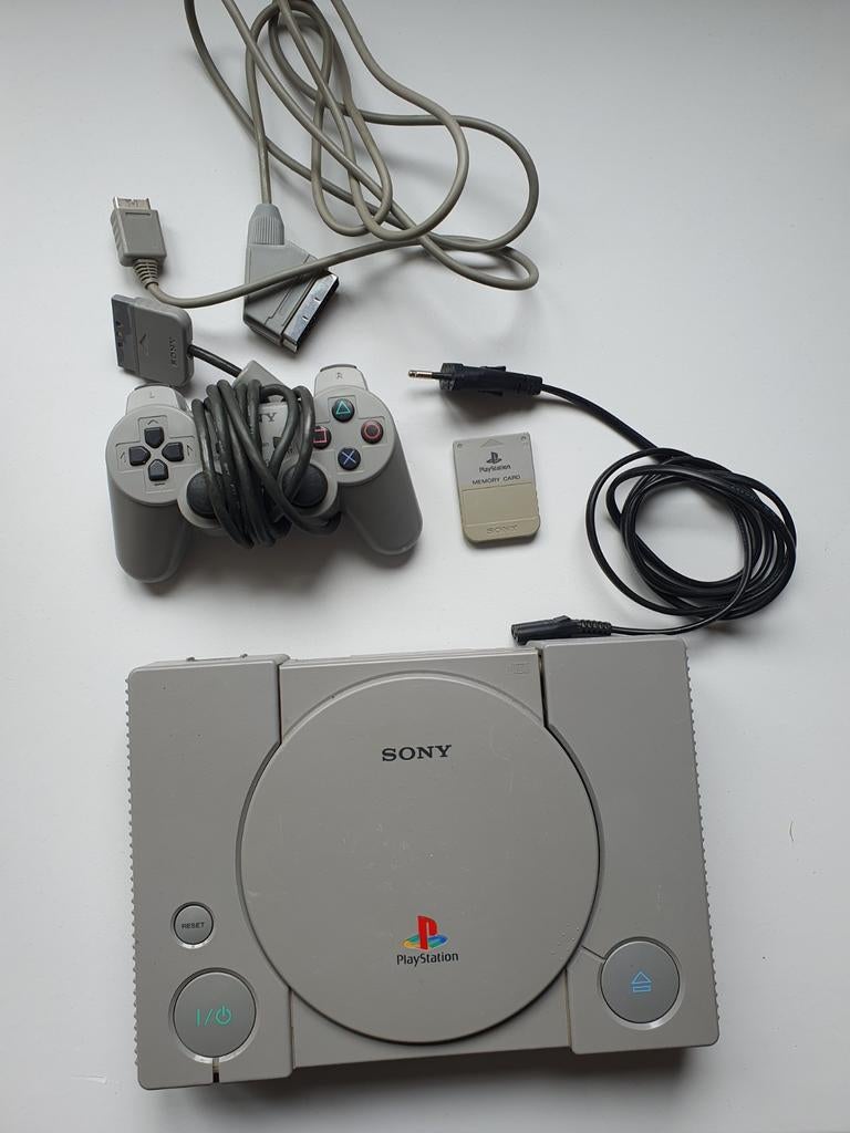 Sony PlayStation 1 (PS1) met controller en geheugenkaart, Spelcomputers en Games, Spelcomputers | Sony PlayStation 1, 1 Sony Place, San Mateo, CA 94401, USA