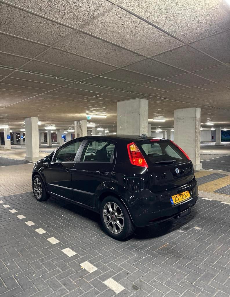 Fiat Punto 1.4 5DR 2007 Zwart, Voorwielaandrijving, 40 €/maand, 4 cilinders, 400 kg