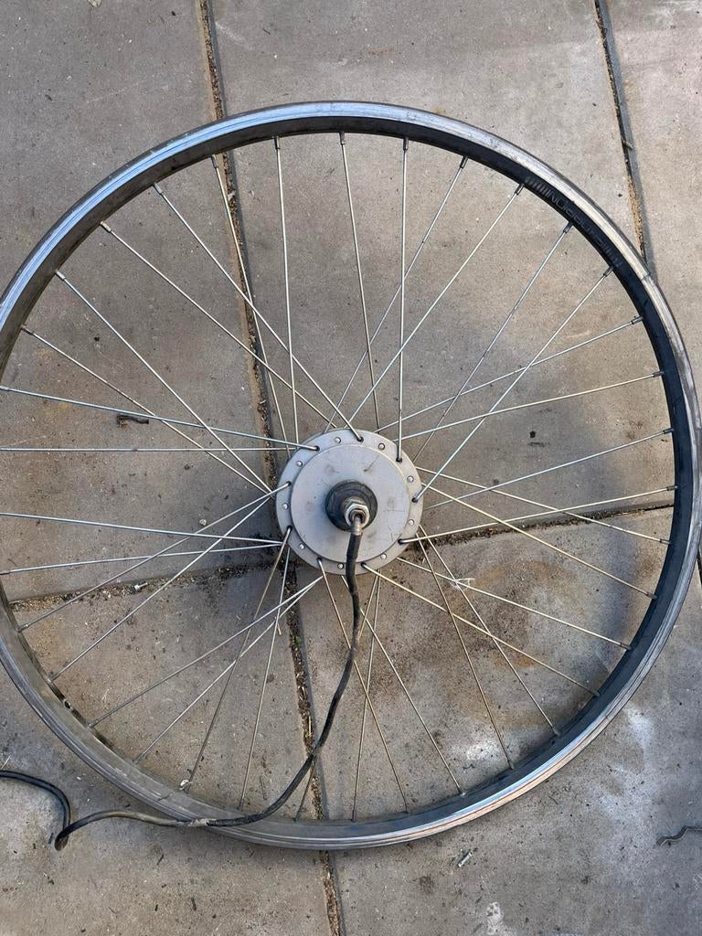 Batavus wiel met motor, Fietsen en Brommers, Fietsonderdelen, Ophalen of Verzenden, Zo goed als nieuw, Motor