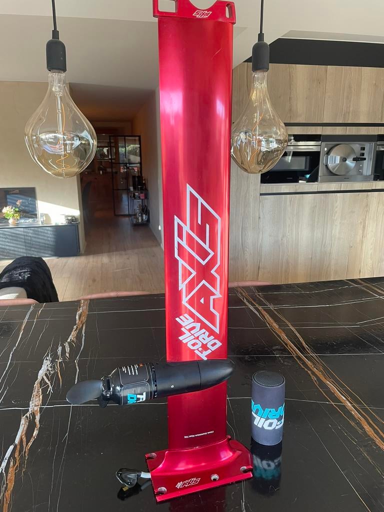 Axis intergrated mast 85 met foil drive motor op 20 cm, Ophalen of Verzenden, Zo goed als nieuw
