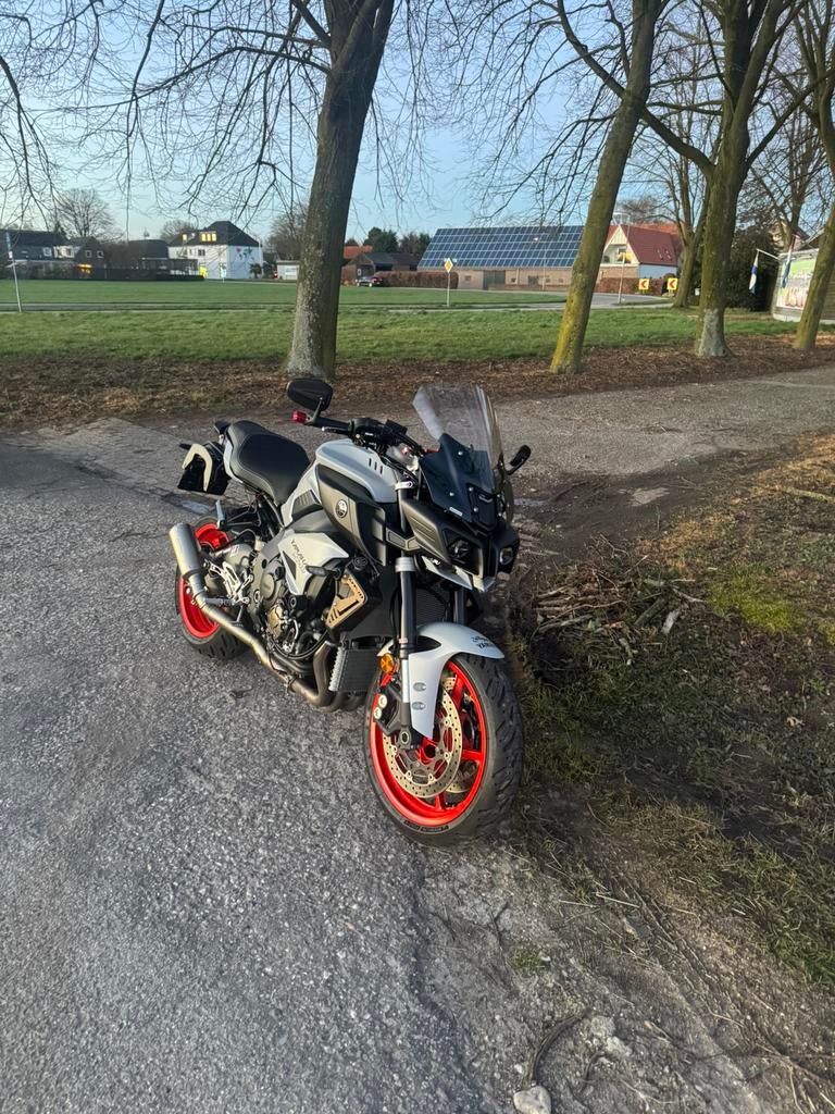 Zeer mooie Yamaha mt-10 tekoop! 2019 Mt10 mt09 mt07 NL, 4 cilinders, Motorrijbewijs A, Particulier, Traction Control