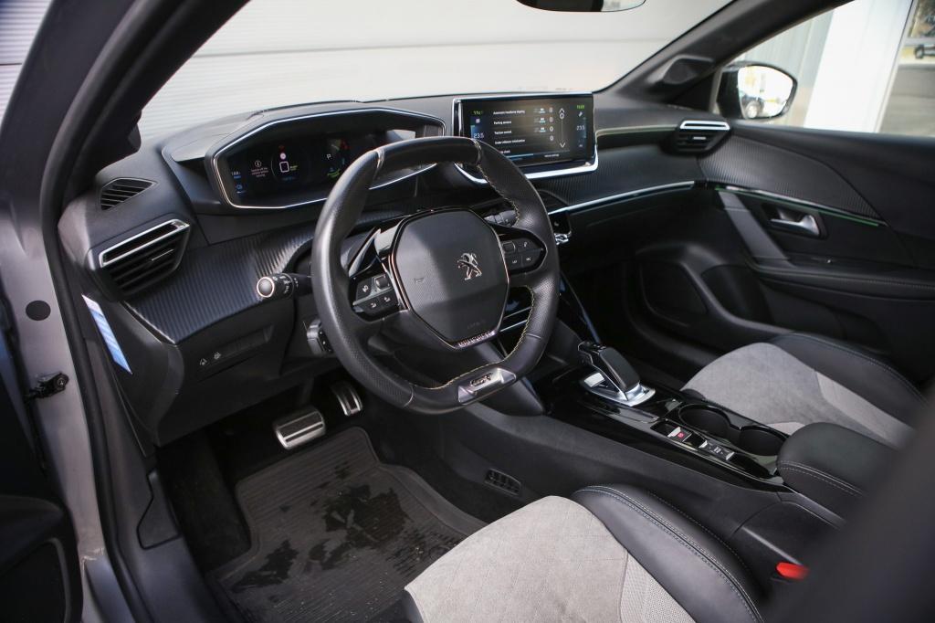 Peugeot 208 208 GT | BTW | Navi | Carplay | 360 Camera |, Gebruikt, Zilver of Grijs, Hatchback, 50 kWh